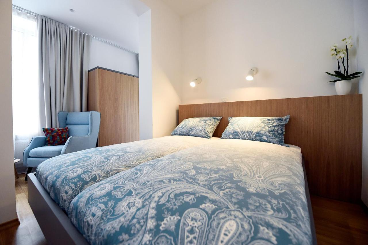 Apartment Centre Chic 4/4 *