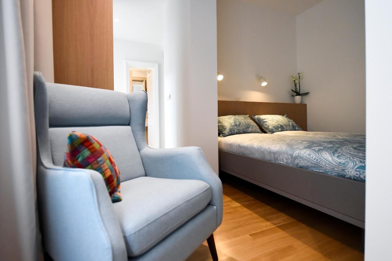 Apartment Centre Chic 4/4 *